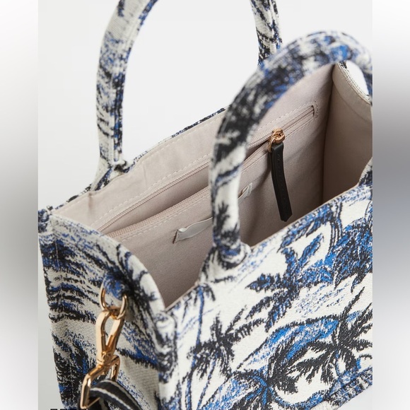 H&M BLUE TOILE SMALL HANDBAG DETACHABLE SHOULDER STRAP
BLUE/PATTERNED - Picture 5 of 16